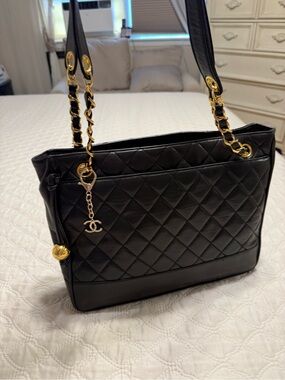 CHANEL Black Quilted Leather Shoulder Tote with Gold Chain Accents